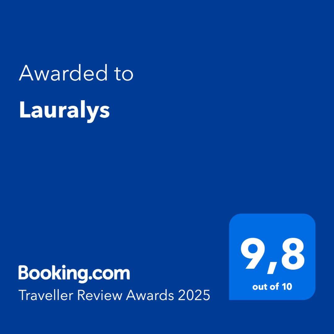 Lauralys Guest house *
